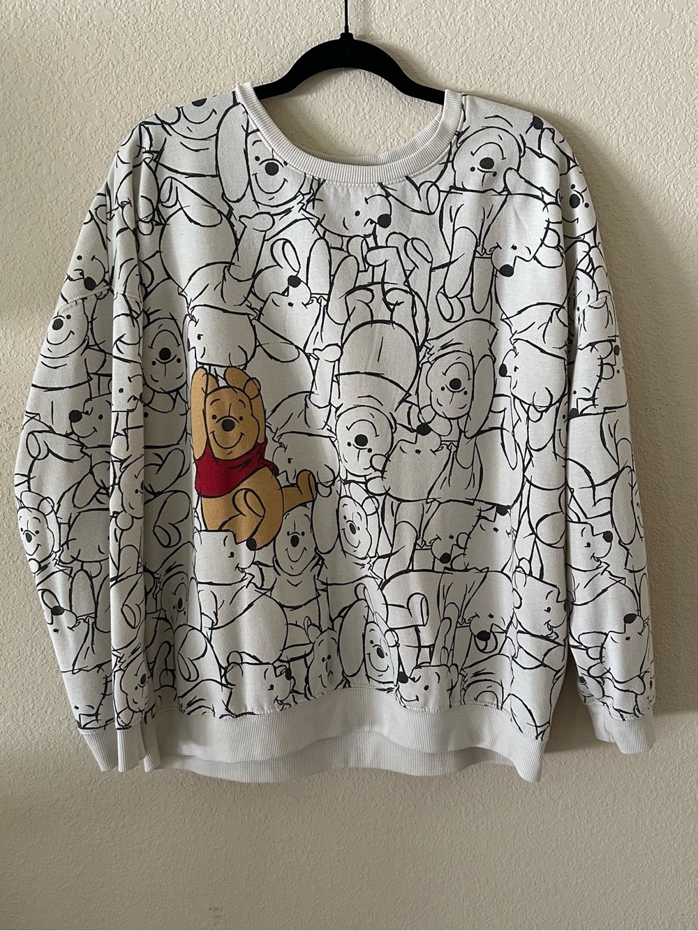 Winnie the Pooh Graphic Sweatshirt - Off White/Gray w/ color accents size XL